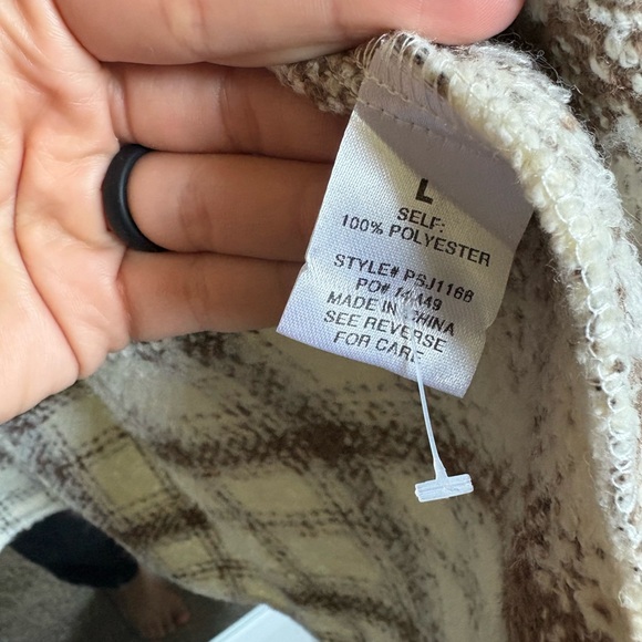 Women’s Plaid Jacket - Picture 3 of 5